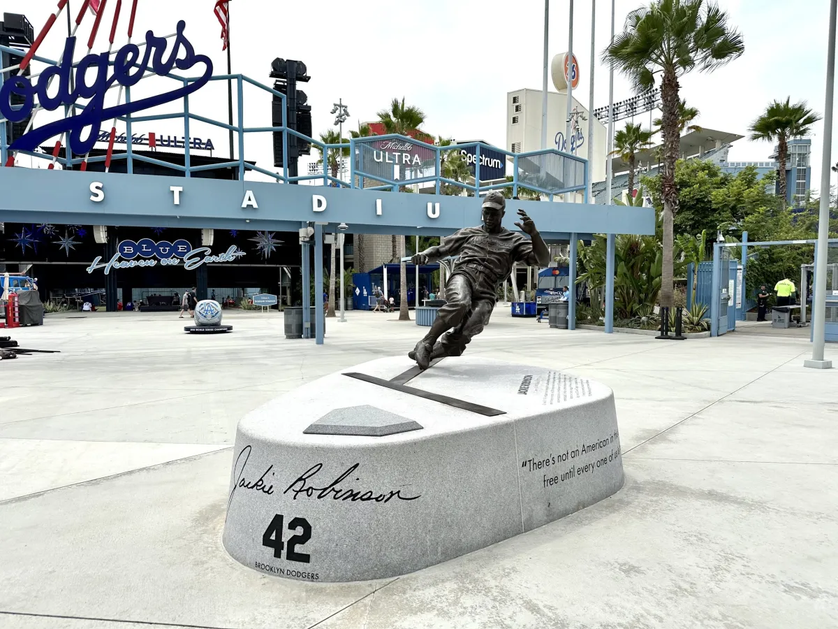 Jackie Robinson Statue